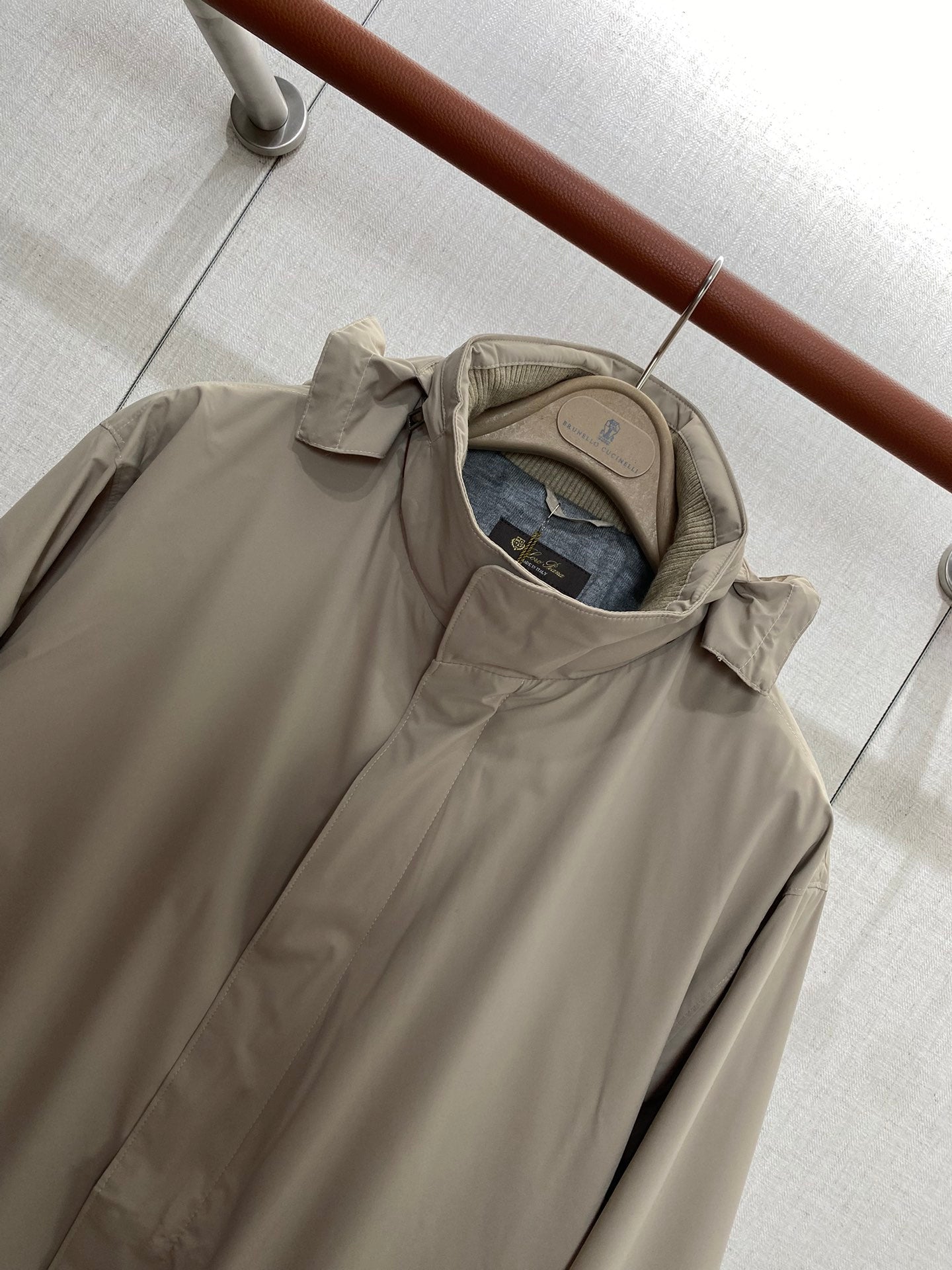 Loro Piana Beige Herren Jacke mit Kapuze, Reissverschluss und Druckknoepfen