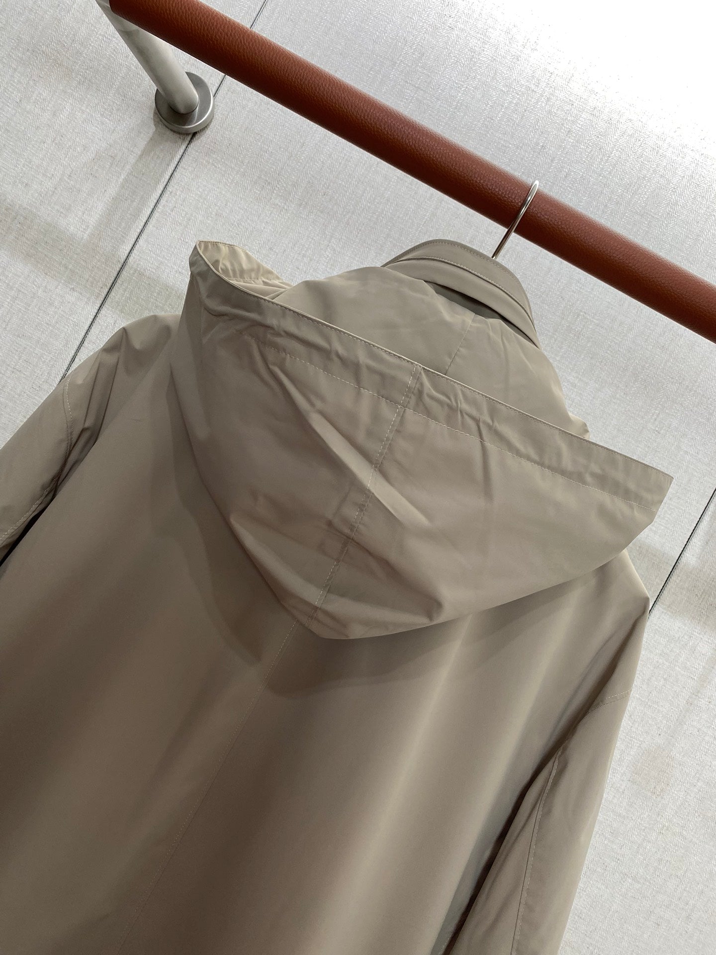 Loro Piana Beige Herren Jacke mit Kapuze, Reissverschluss und Druckknoepfen