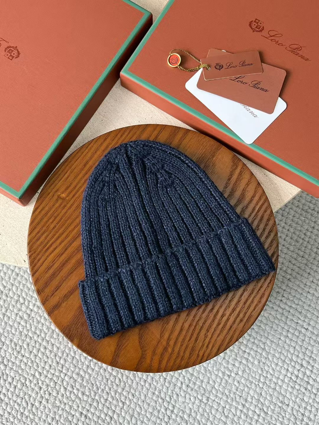 Loro Piana – Dunkelblaues Beanie aus Baumwolle mit Lederdetail
