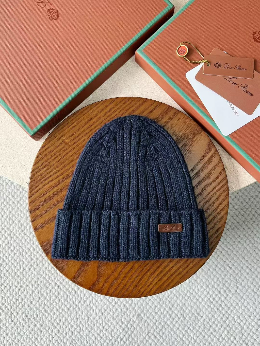 Loro Piana – Dunkelblaues Beanie aus Baumwolle mit Lederdetail