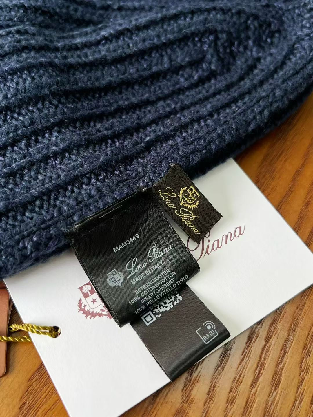 Loro Piana – Dunkelblaues Beanie aus Baumwolle mit Lederdetail