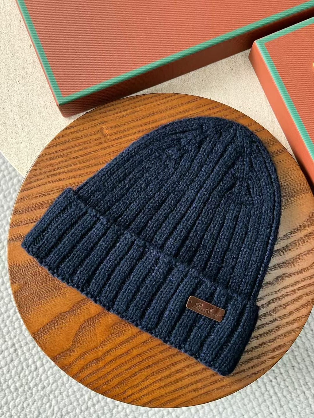 Loro Piana – Dunkelblaues Beanie aus Baumwolle mit Lederdetail