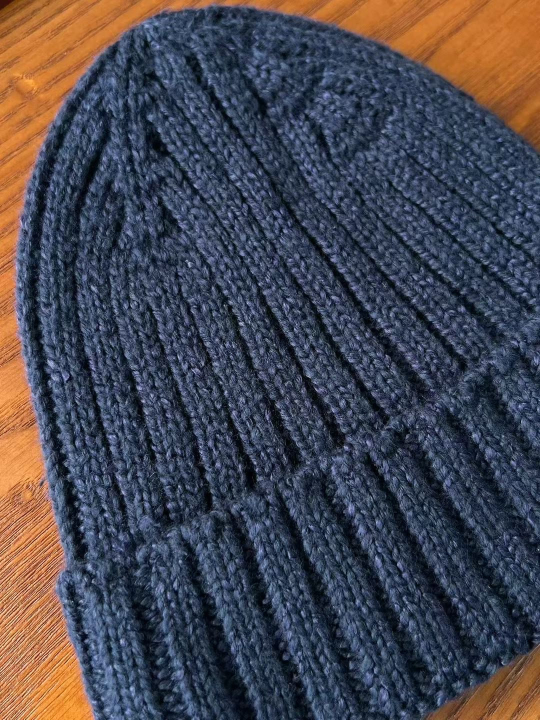 Loro Piana – Dunkelblaues Beanie aus Baumwolle mit Lederdetail