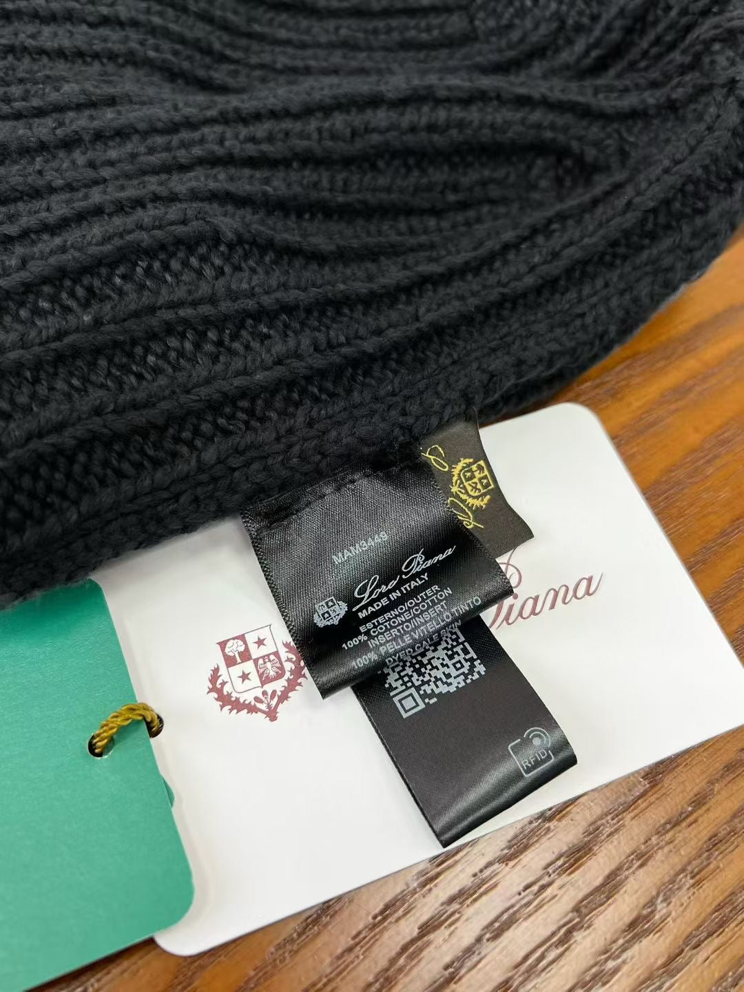 Loro Piana – Schwarzes Beanie aus reinem Kaschmir mit Lederetikett