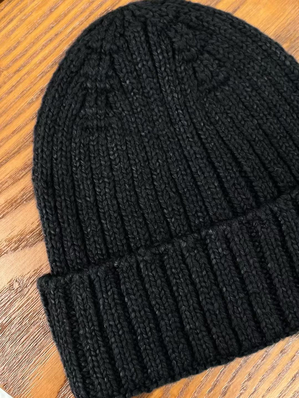 Loro Piana – Schwarzes Beanie aus reinem Kaschmir mit Lederetikett
