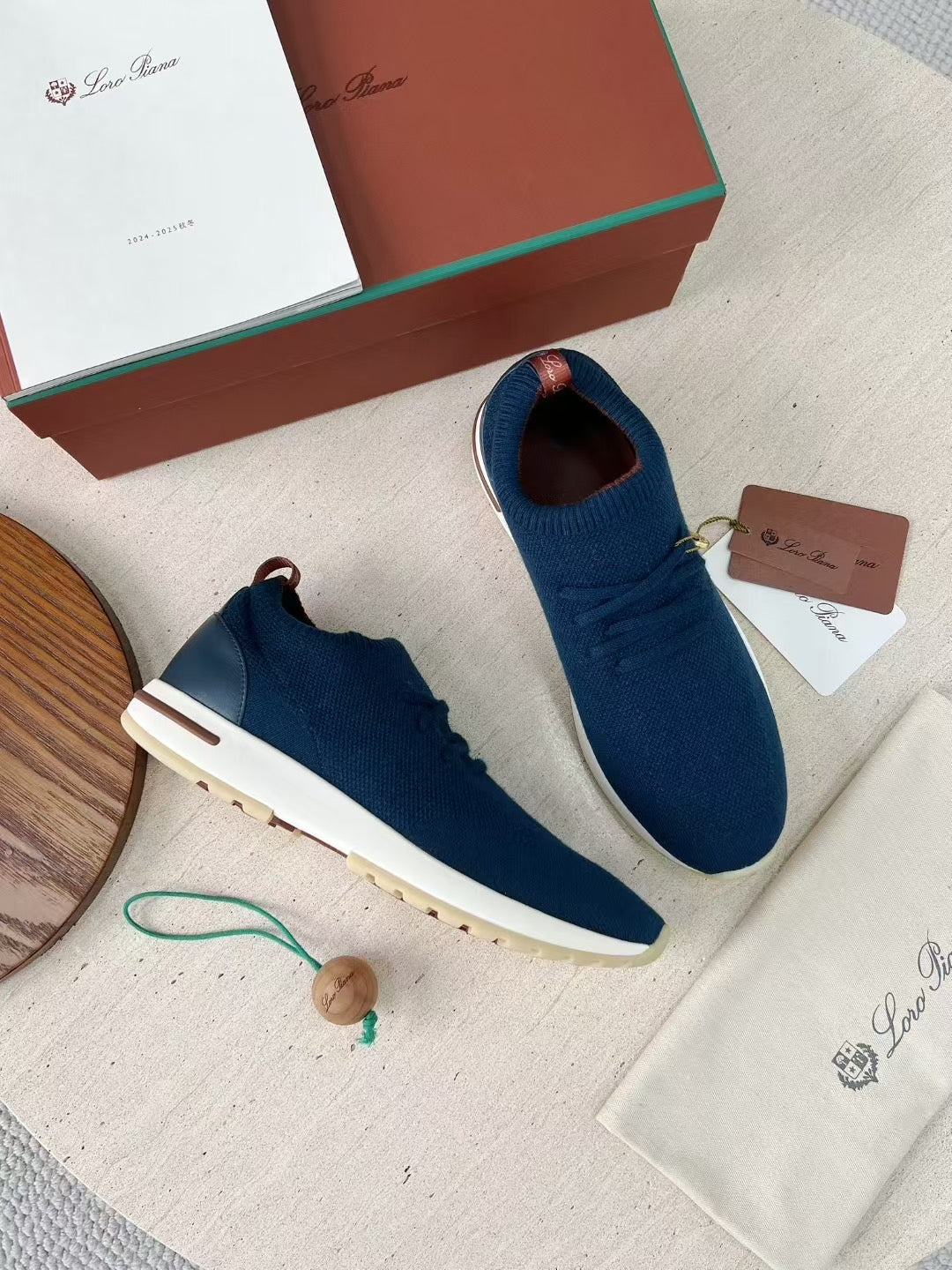 Loro Piana – Blaue Strick-Sneaker mit Lederdetails