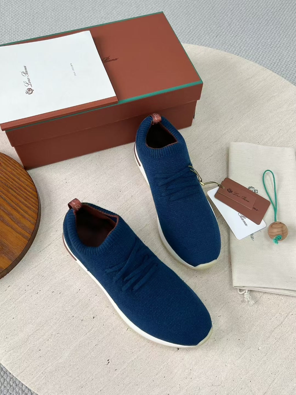Loro Piana – Blaue Strick-Sneaker mit Lederdetails