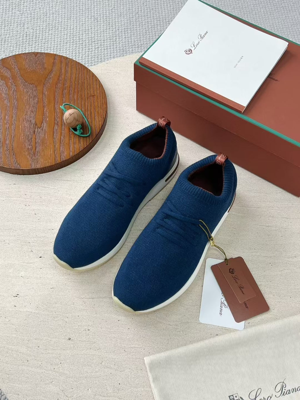 Loro Piana – Blaue Strick-Sneaker mit Lederdetails