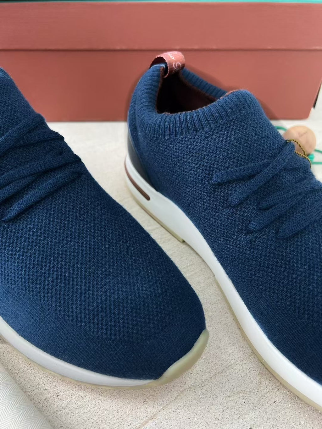 Loro Piana – Blaue Strick-Sneaker mit Lederdetails