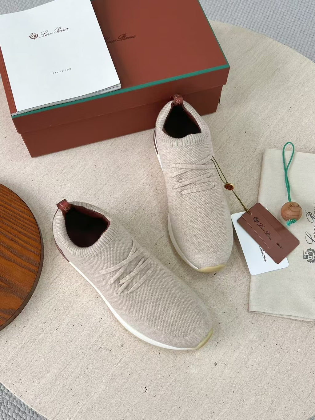 Loro Piana – Beige Strick-Sneaker mit braunen Akzenten