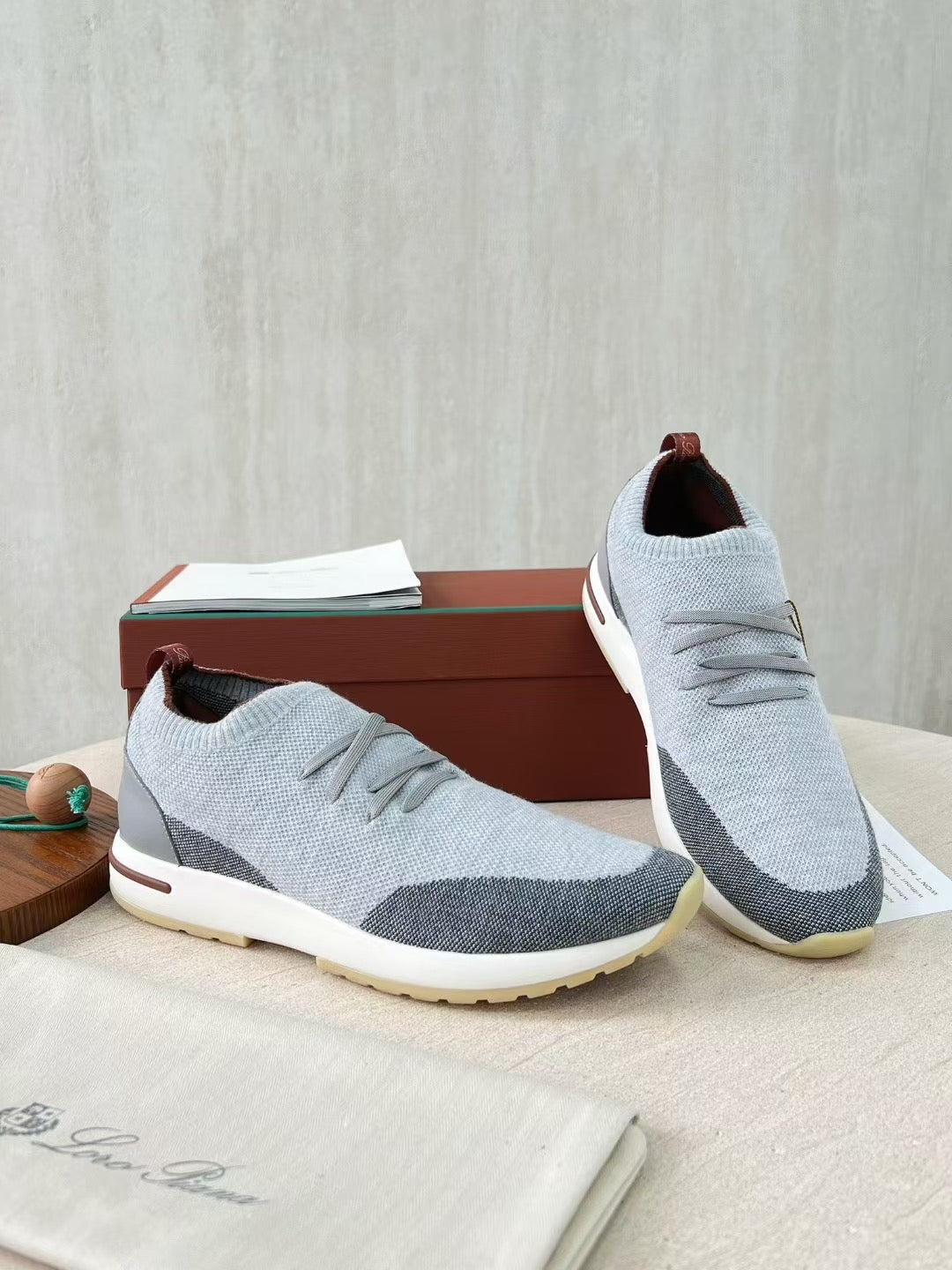 Loro Piana – Graue Strick-Sneaker mit elastischen Schnürsenkeln