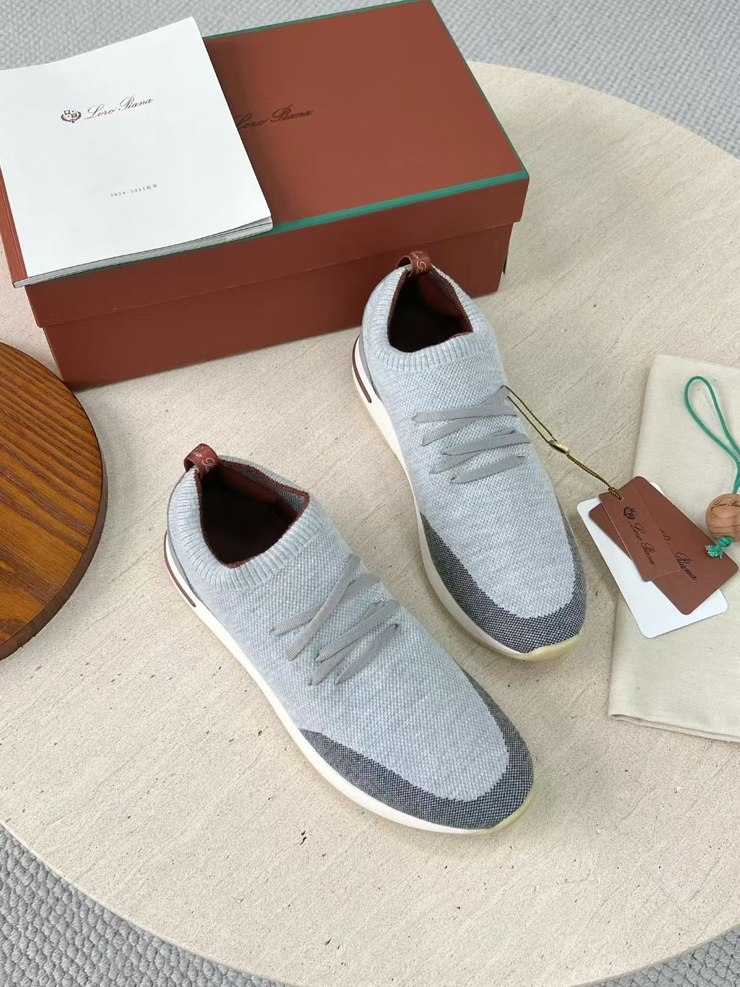 Loro Piana – Graue Strick-Sneaker mit elastischen Schnürsenkeln
