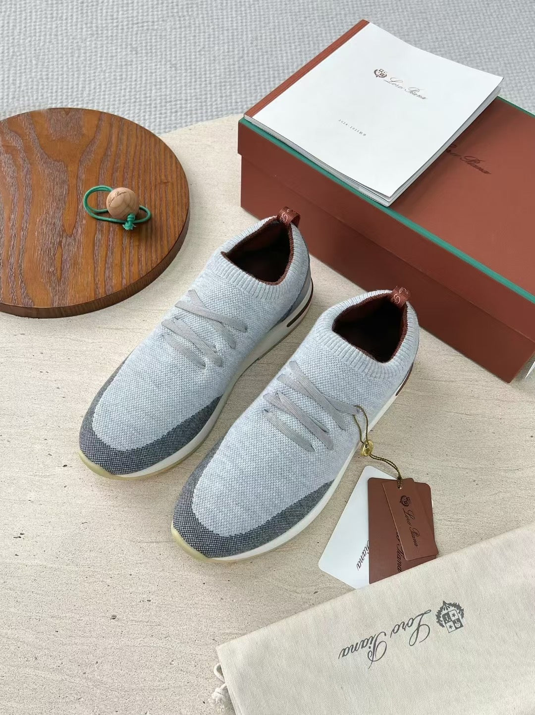 Loro Piana – Graue Strick-Sneaker mit elastischen Schnürsenkeln