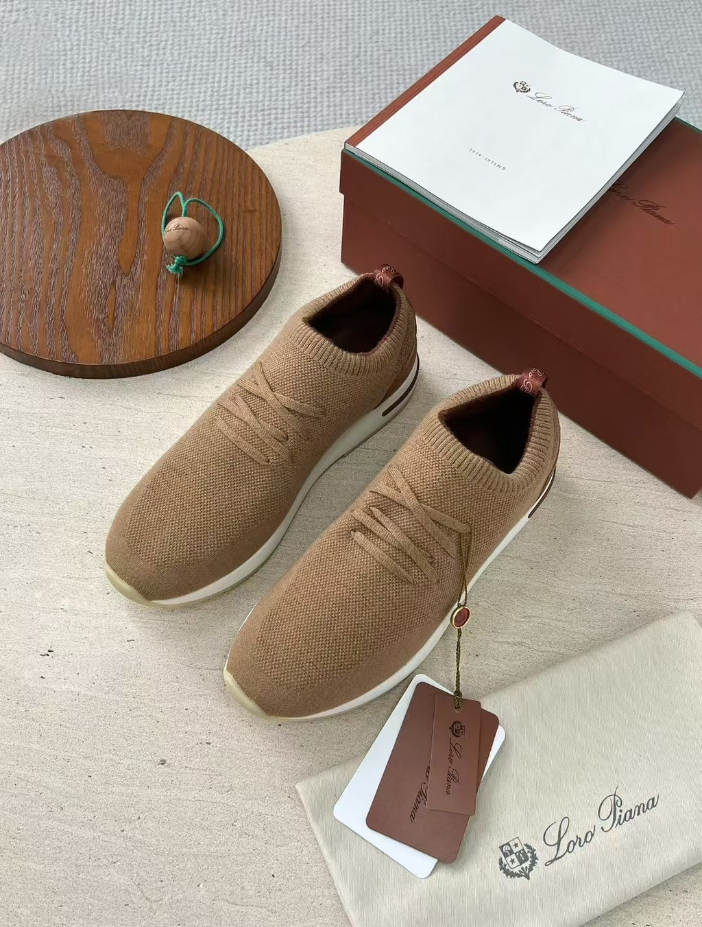 Loro Piana – Strick-Sneaker aus Kaschmir in Hellbraun