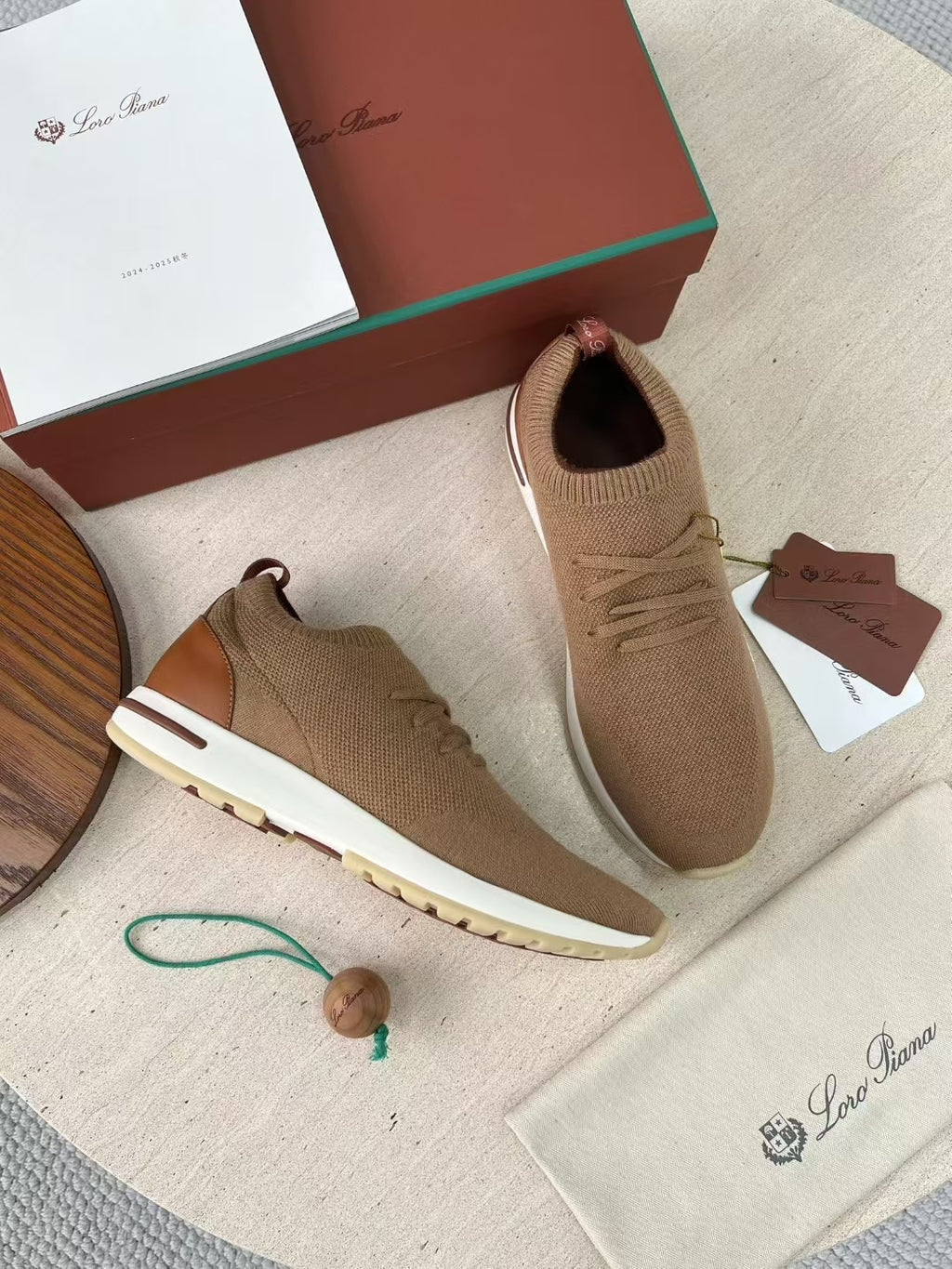 Loro Piana – Strick-Sneaker aus Kaschmir in Hellbraun