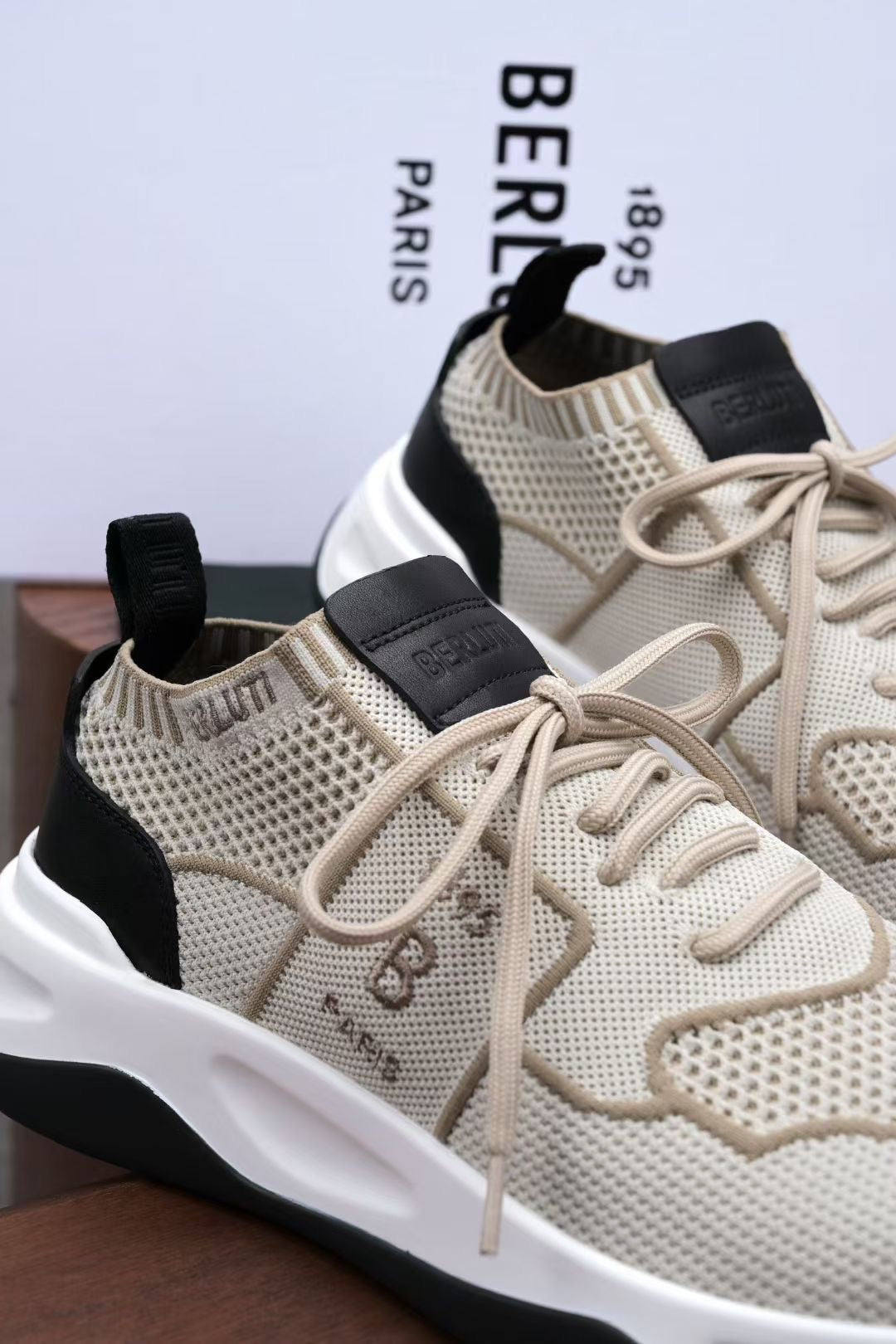 Berluti – Beige Sneaker mit Mesh-Design und geprägter 1895-Sohle