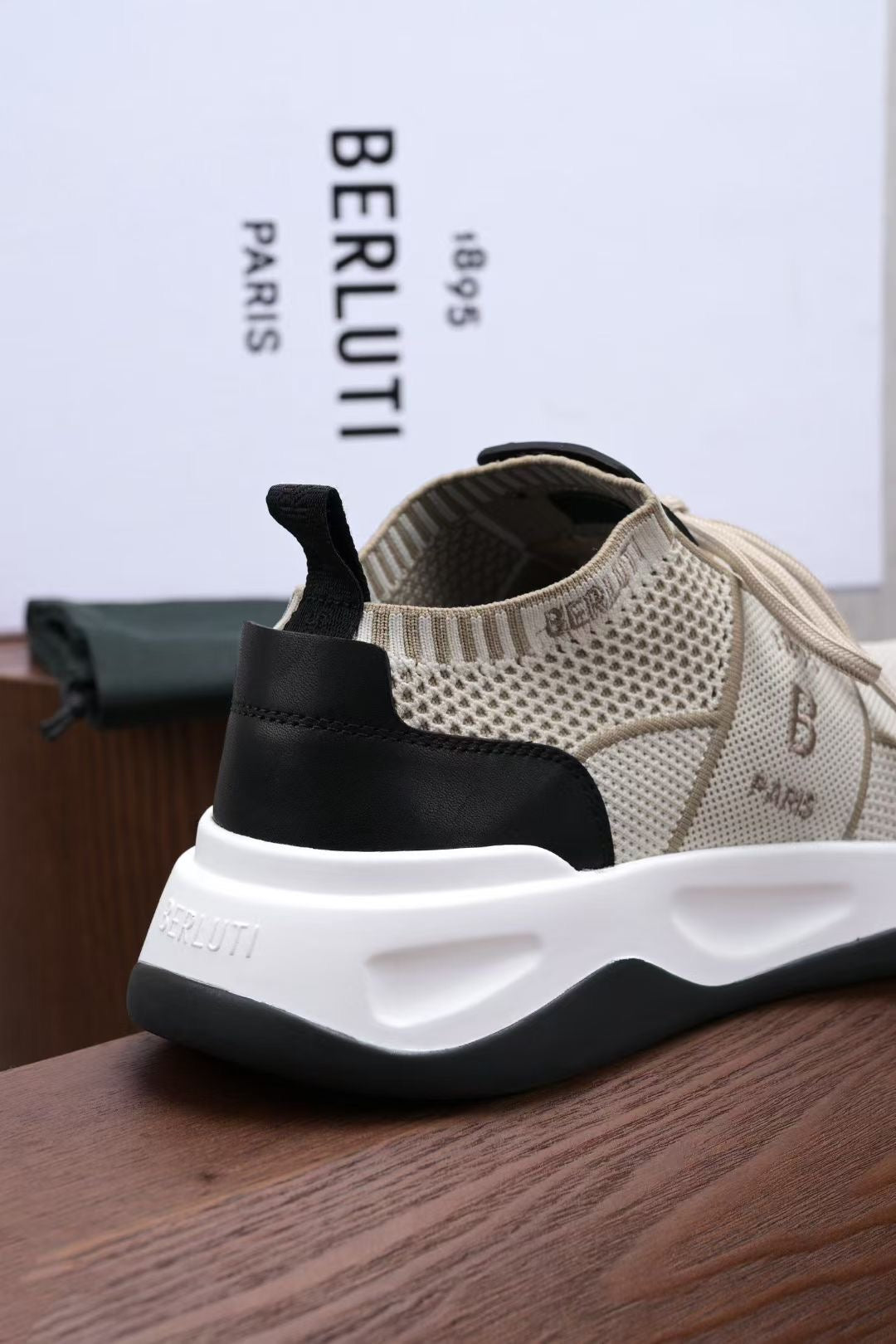 Berluti – Beige Sneaker mit Mesh-Design und geprägter 1895-Sohle