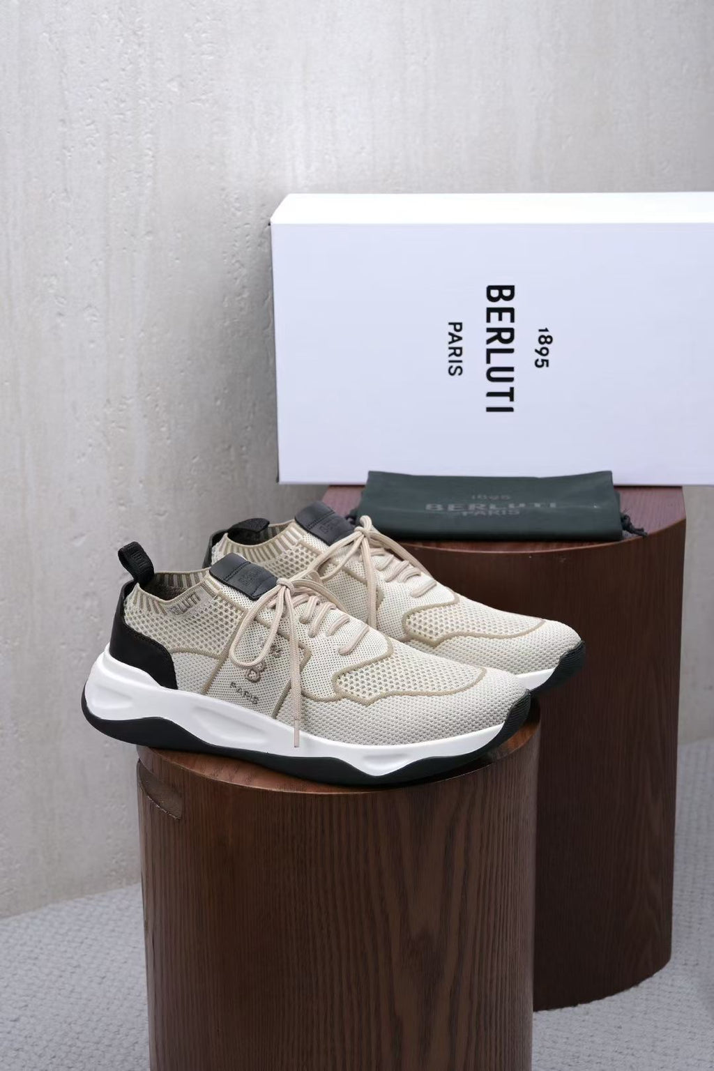 Berluti – Beige Sneaker mit Mesh-Design und geprägter 1895-Sohle