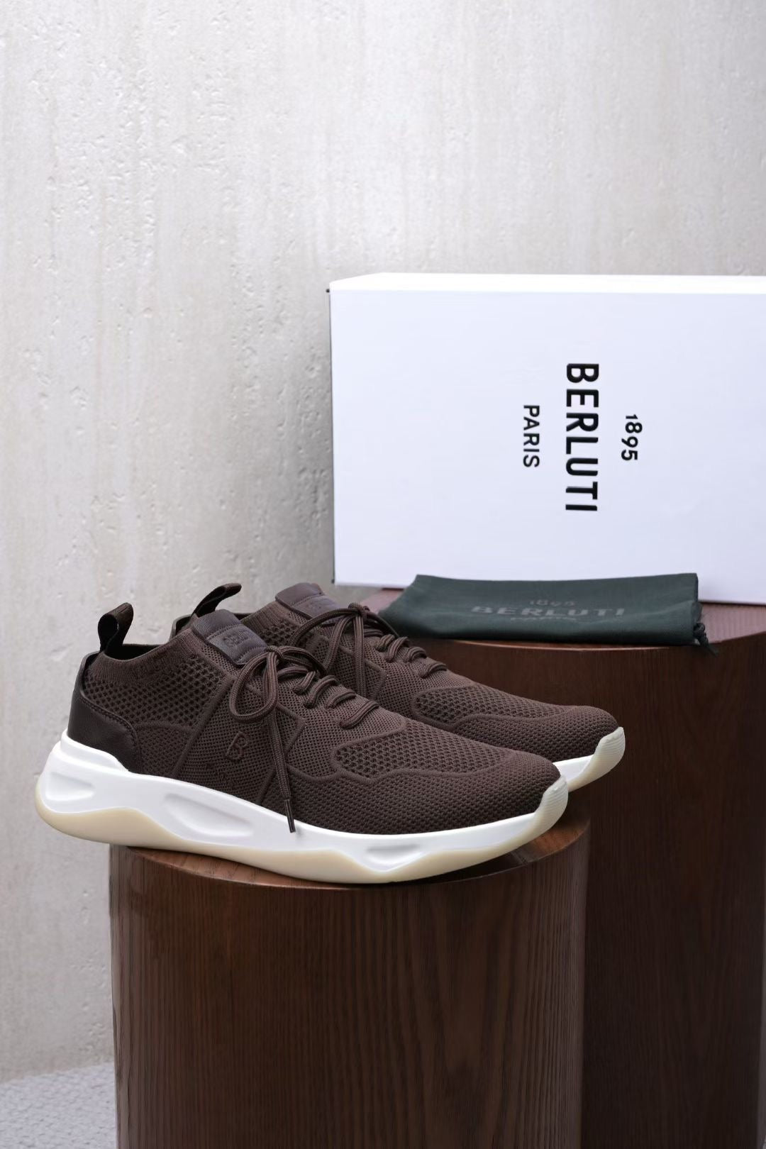 Berluti – Braune Sneaker aus Venezia-Leder mit weißer Sohle