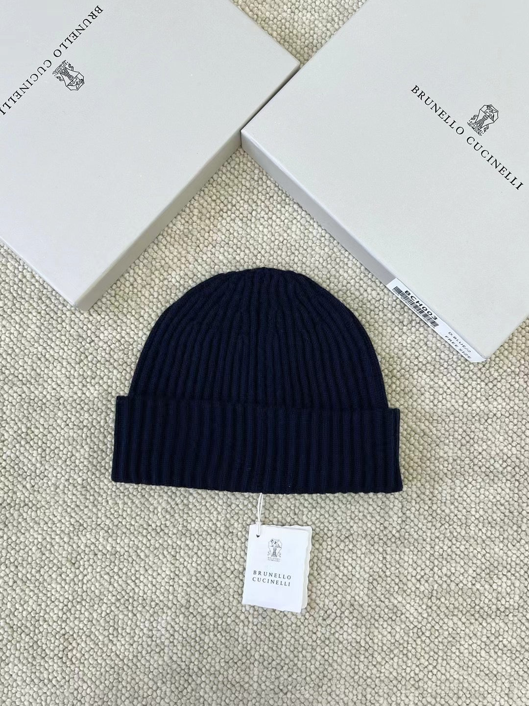 Brunello Cucinelli - Kaschmir Muetze gerippt – Luxus Winter Beanie in Dunkelblau
