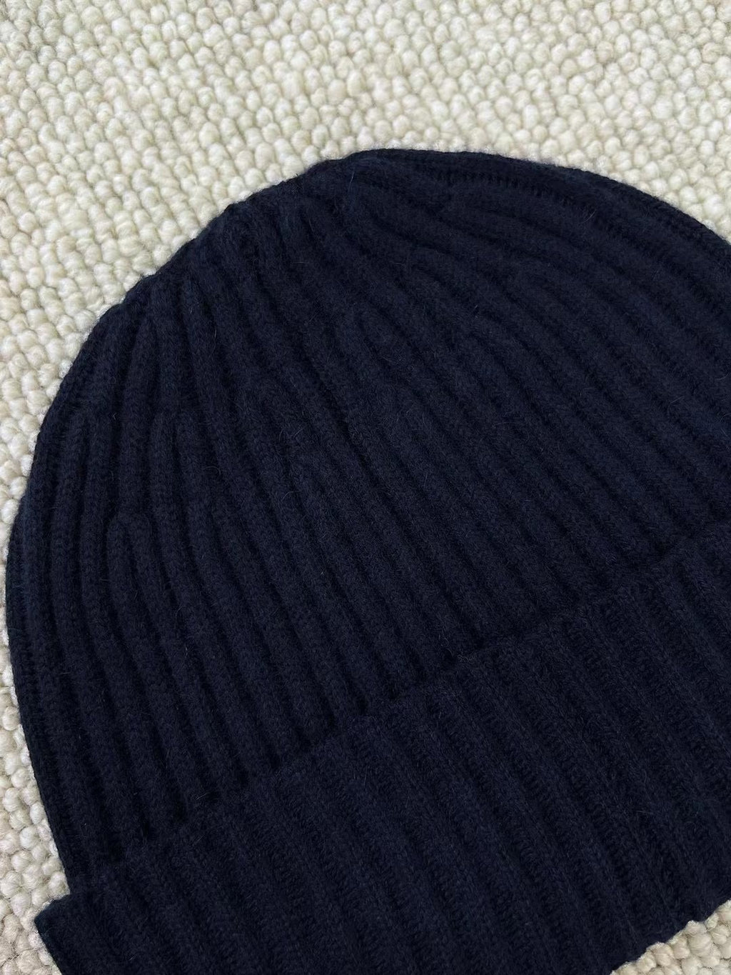 Brunello Cucinelli - Kaschmir Muetze gerippt – Luxus Winter Beanie in Dunkelblau