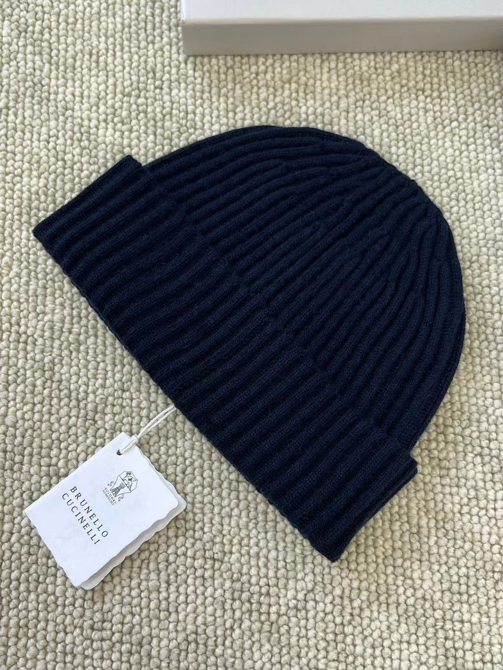 Brunello Cucinelli - Kaschmir Muetze gerippt – Luxus Winter Beanie in Dunkelblau