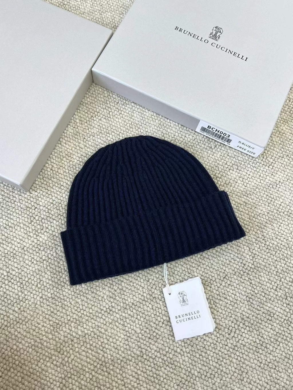 Brunello Cucinelli - Kaschmir Muetze gerippt – Luxus Winter Beanie in Dunkelblau