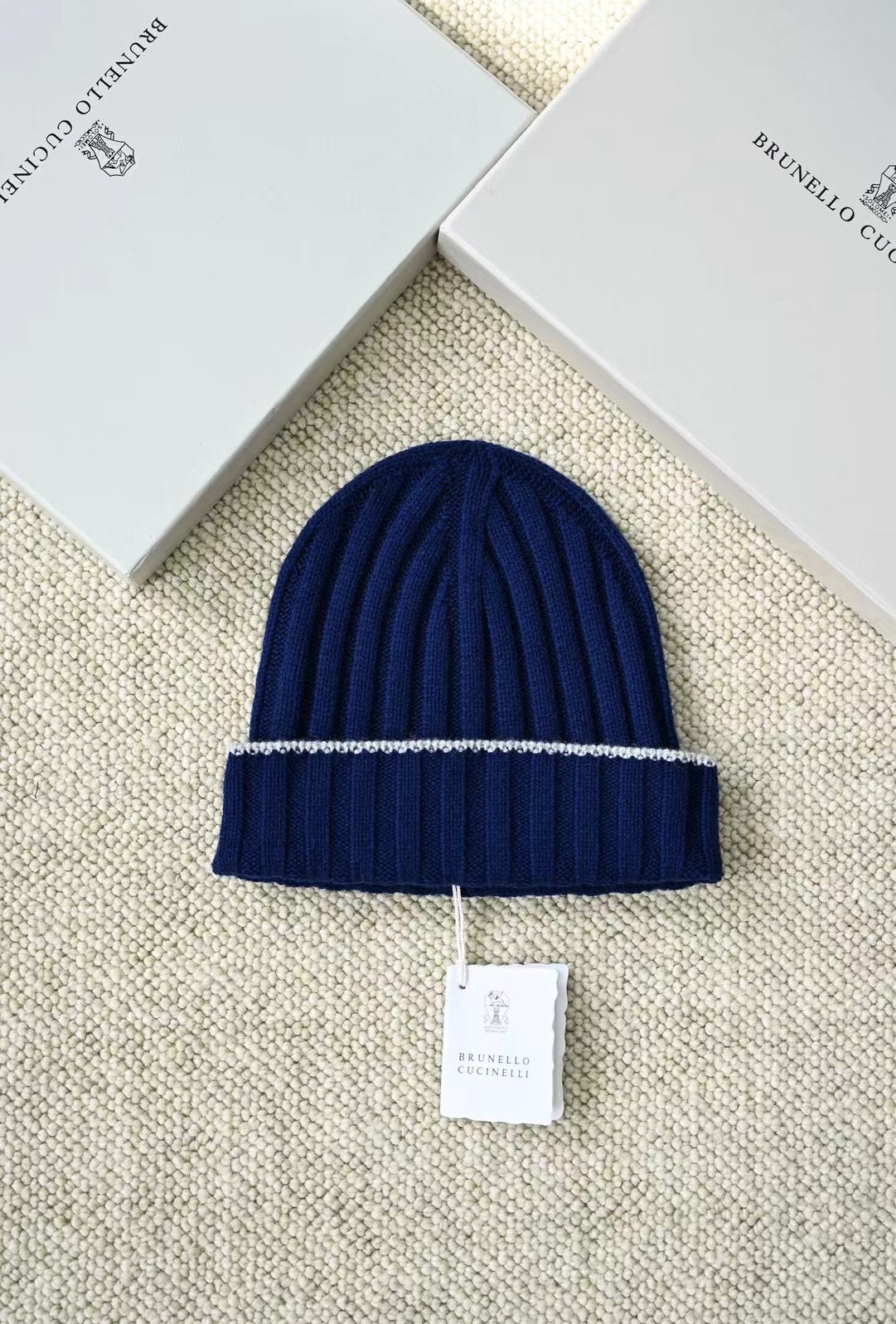 Brunello Cucinelli – Cashmere-Set aus Beanie und Schal in Navy mit grauen Akzenten