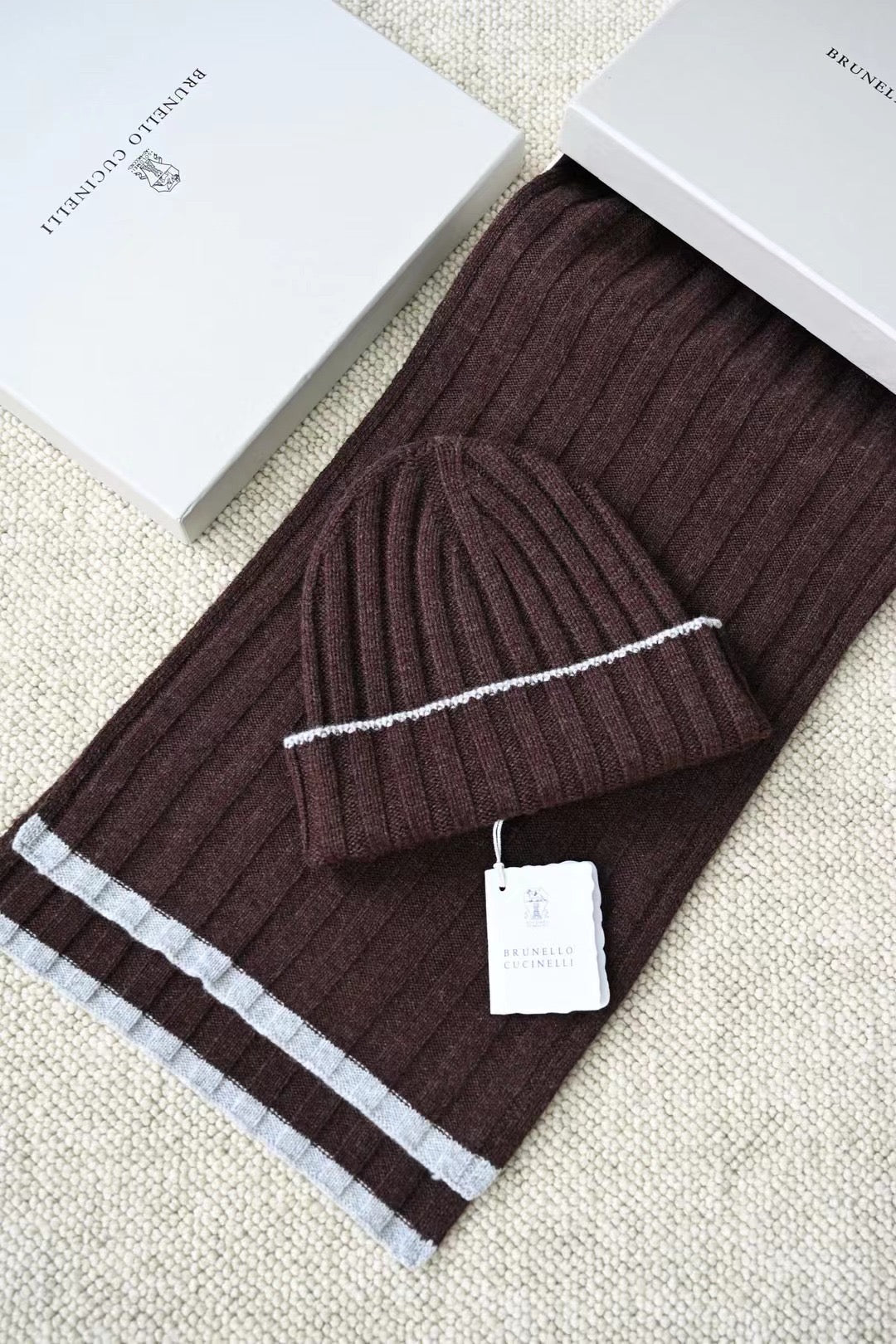 Brunello Cucinelli – Geripptes Cashmere-Beanie mit silberner Kontrastkante