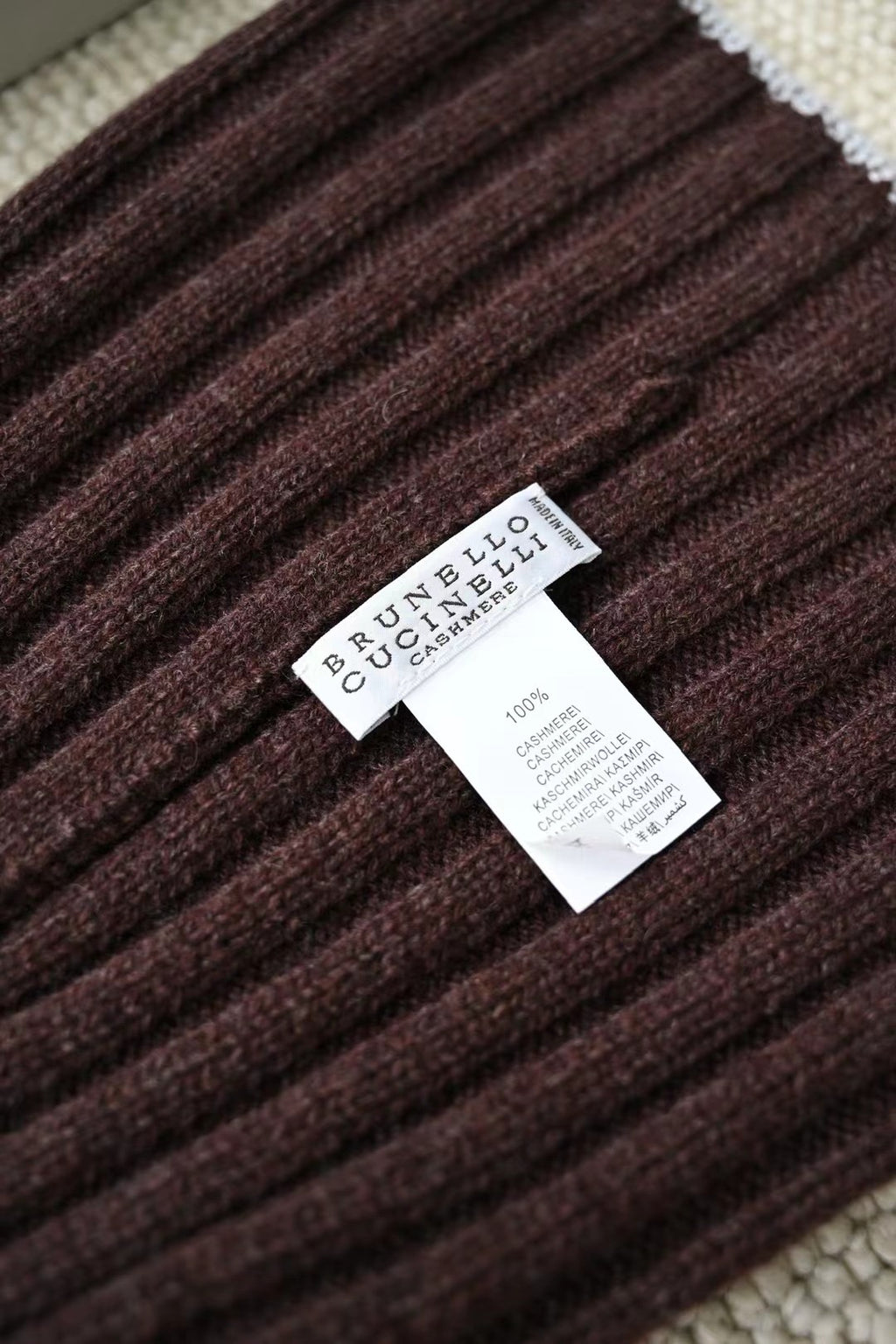 Brunello Cucinelli – Geripptes Cashmere-Beanie mit silberner Kontrastkante