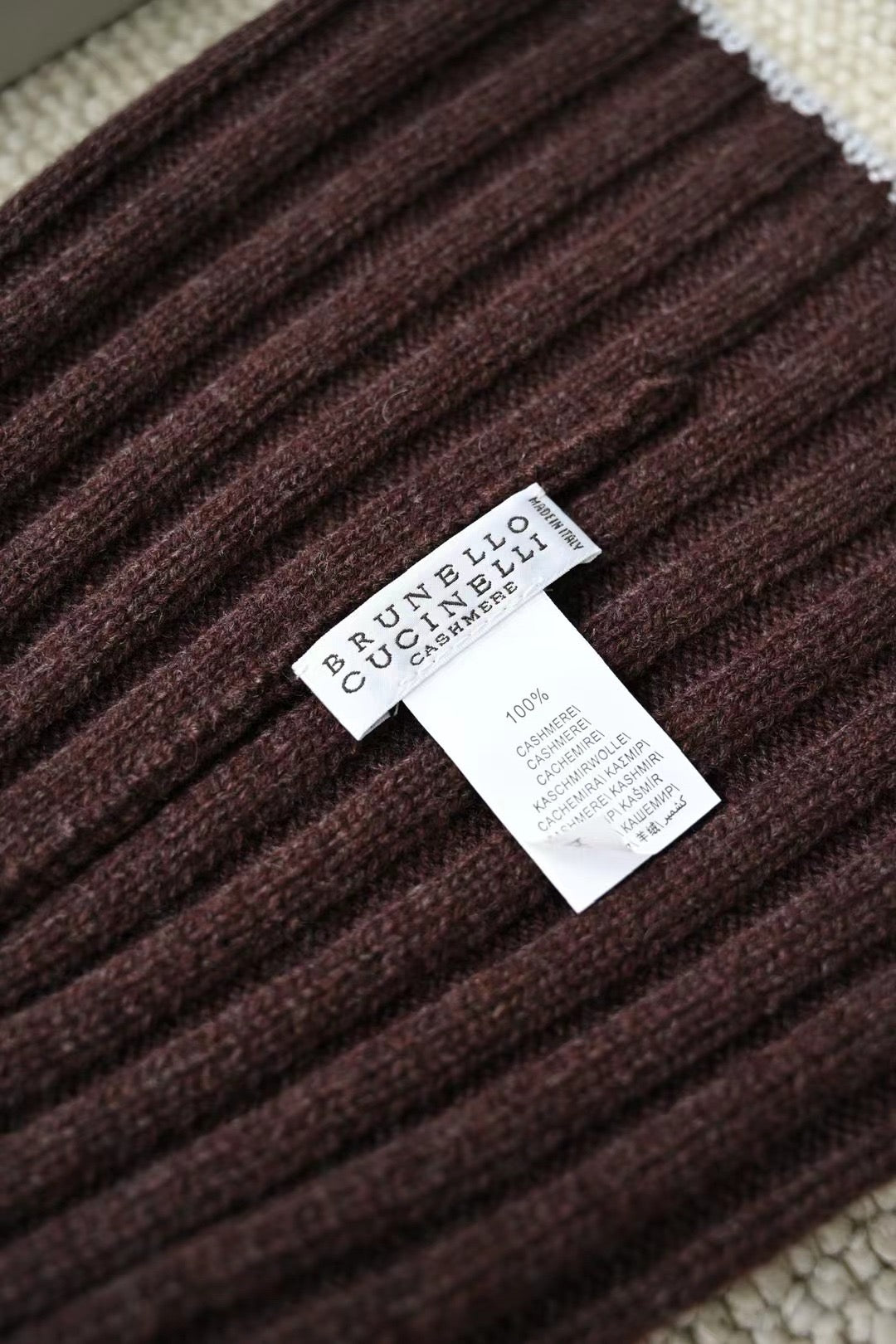 Brunello Cucinelli – Geripptes Cashmere-Beanie mit silberner Kontrastkante