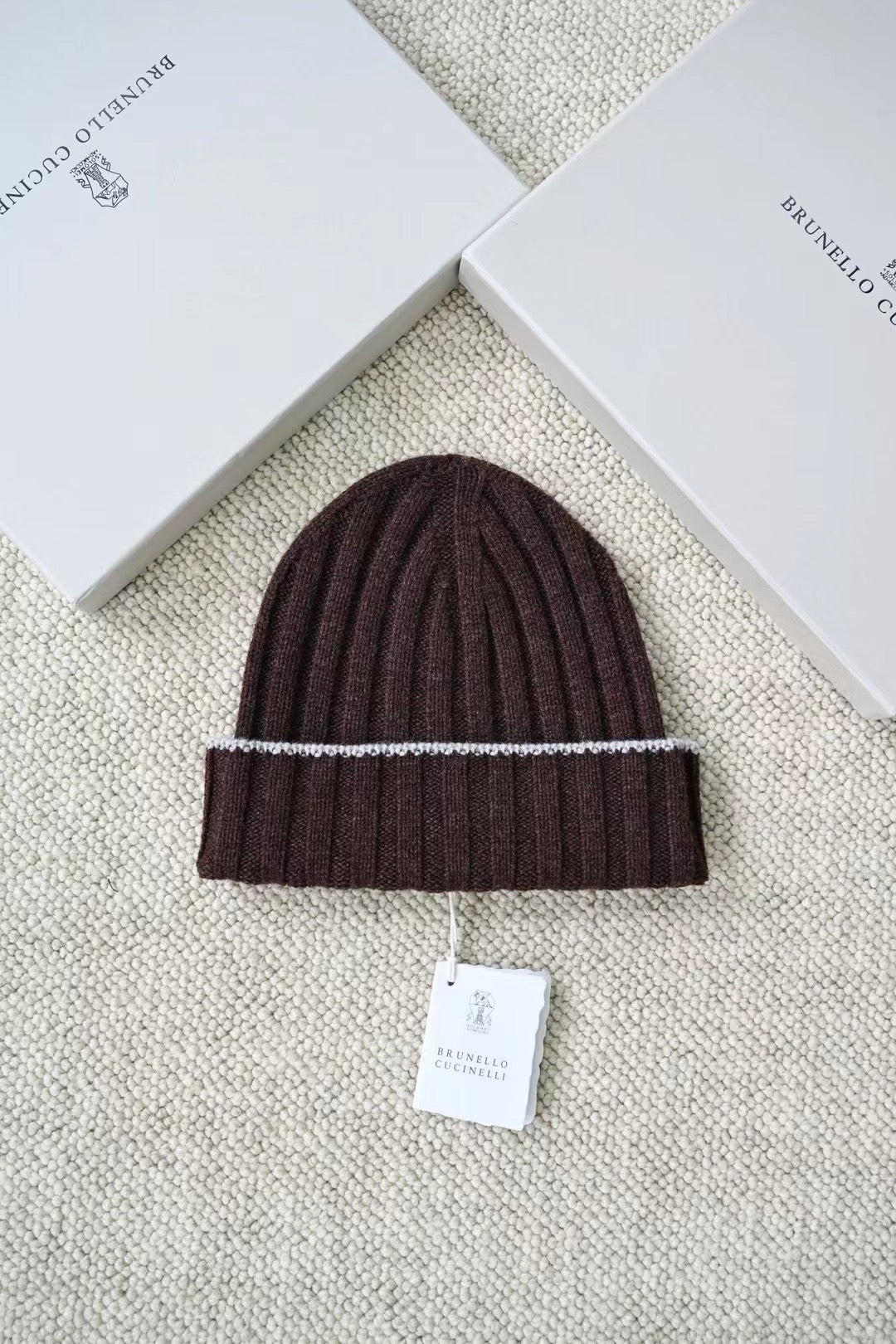 Brunello Cucinelli – Geripptes Cashmere-Beanie mit silberner Kontrastkante