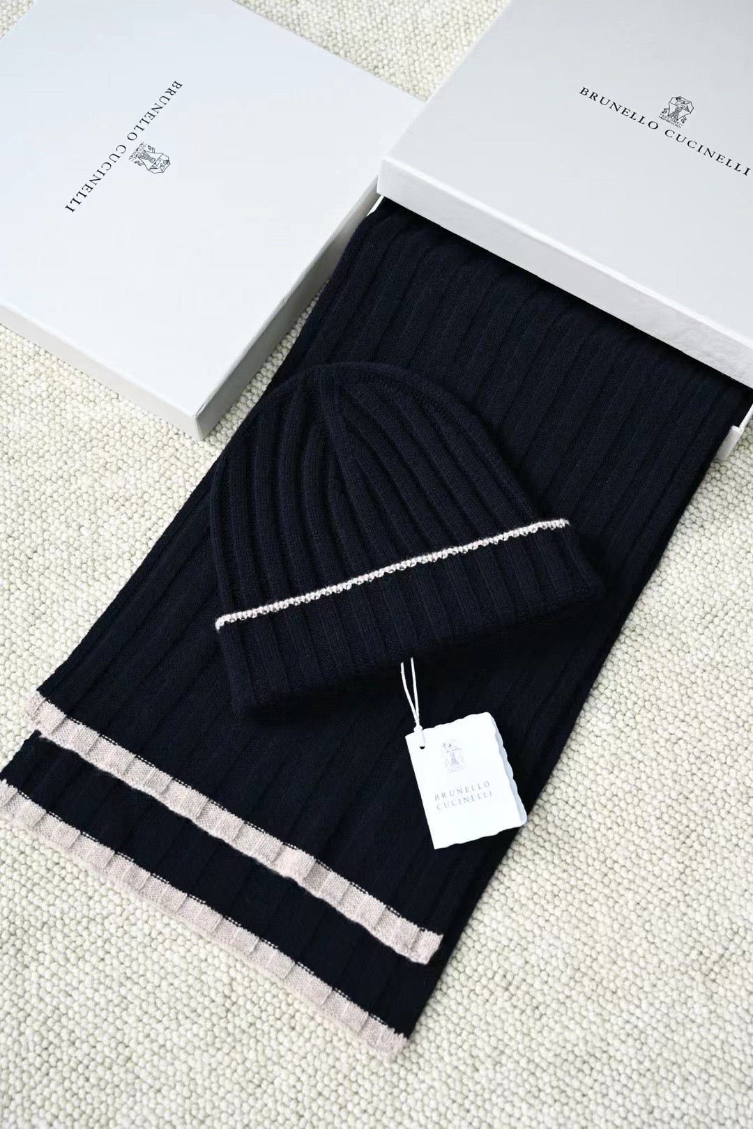 Brunello Cucinelli – Geripptes Beanie aus Cashmere mit Kontrastkante