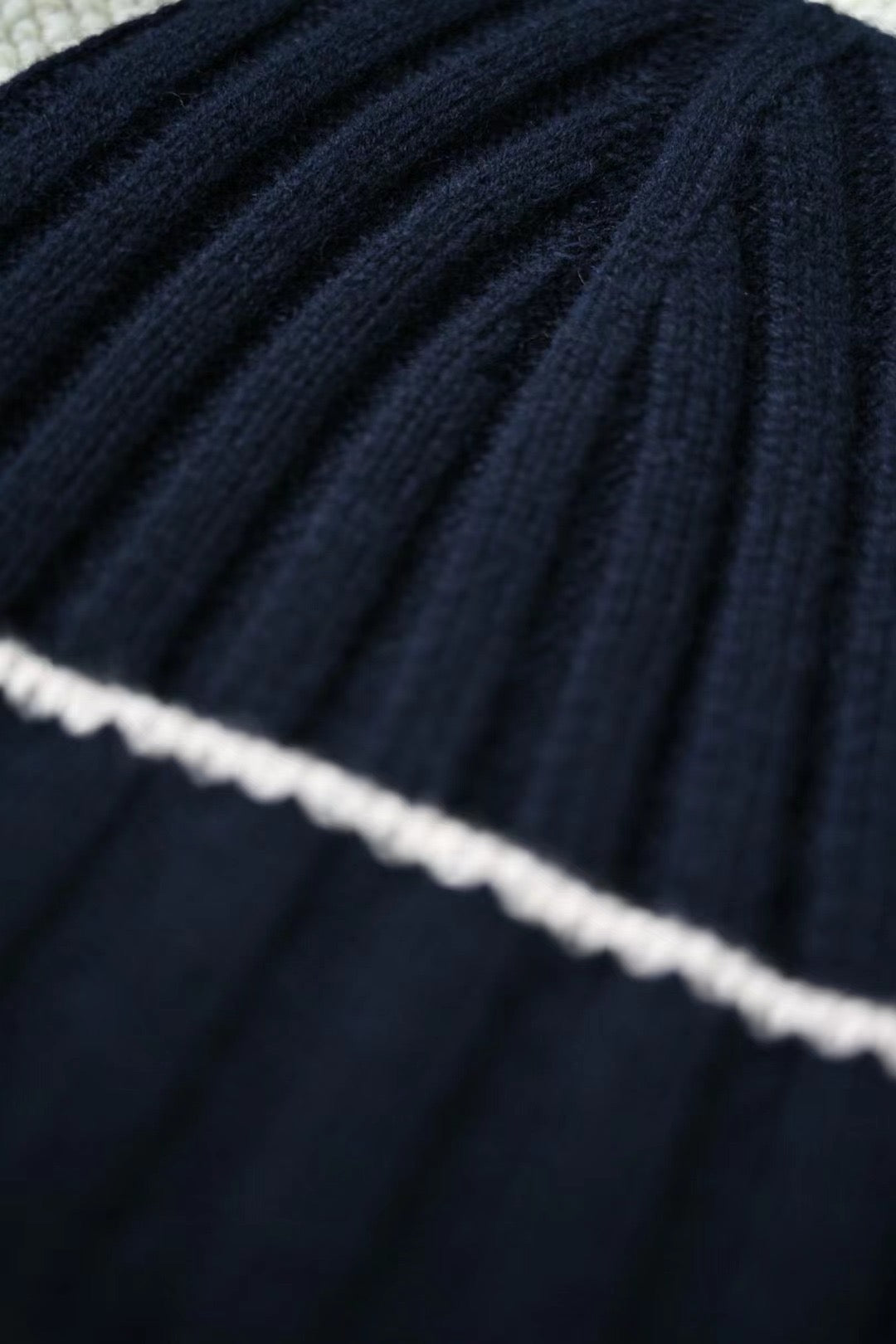 Brunello Cucinelli – Geripptes Beanie aus Cashmere mit Kontrastkante