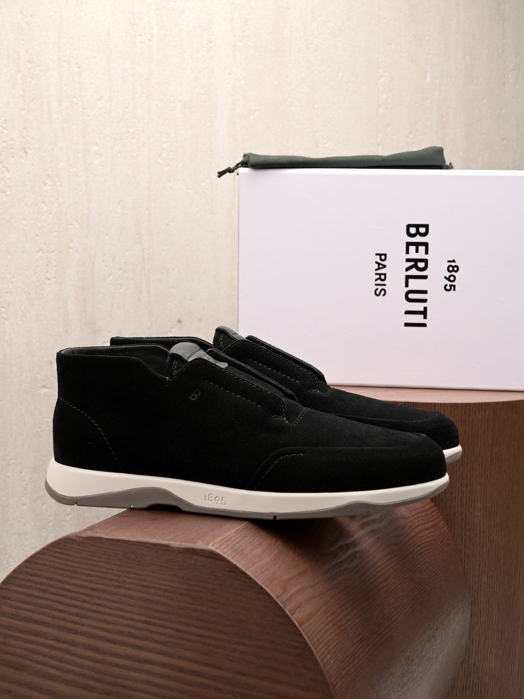 Berluti – Luxuriöser Herren-Sneaker aus Veloursleder