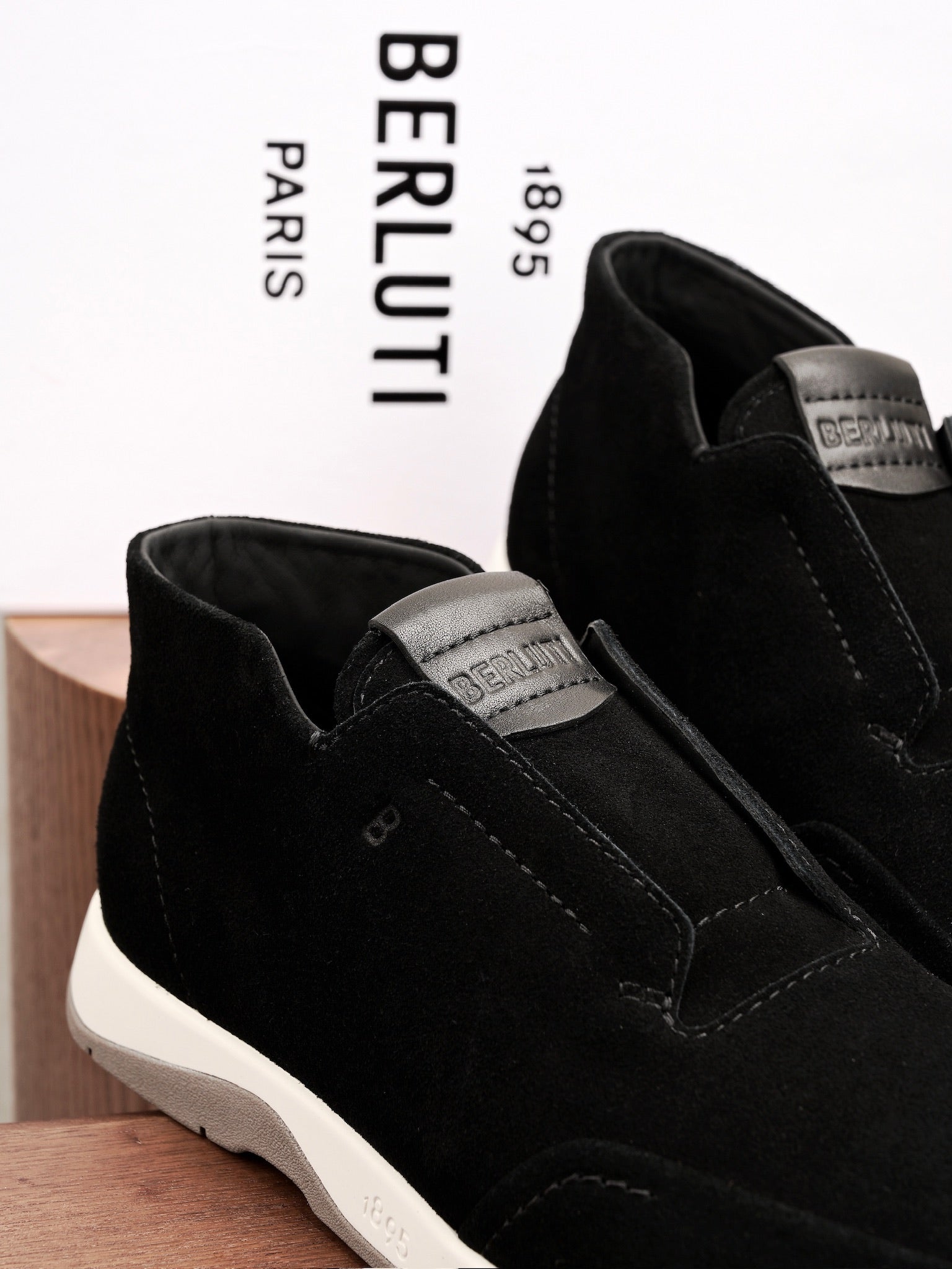 Berluti – Luxuriöser Herren-Sneaker aus Veloursleder