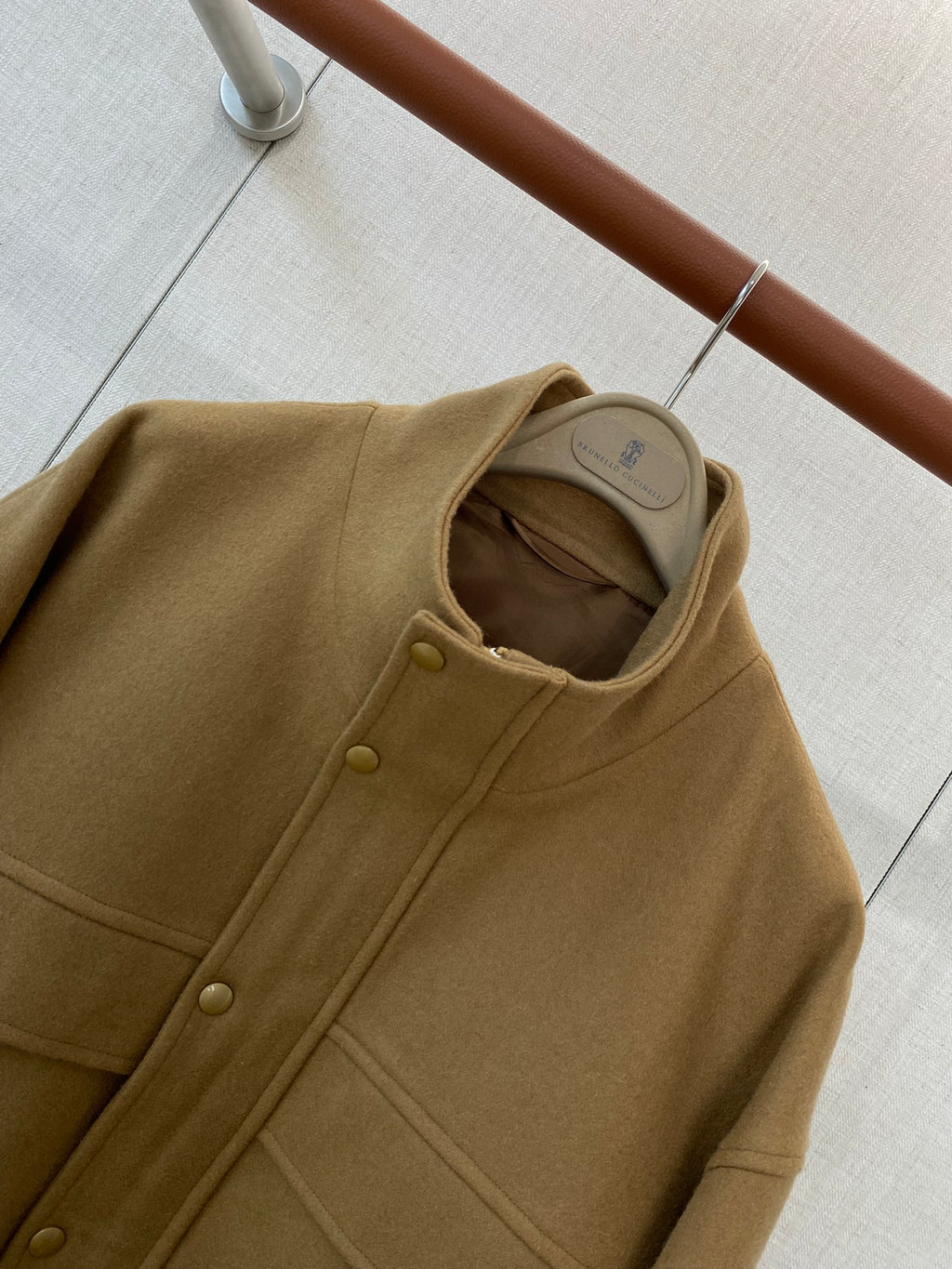 Loro Piana Braune Herren Jacke mit Druckknoepfen und Brusttaschen aus strapazierfaehigem Material