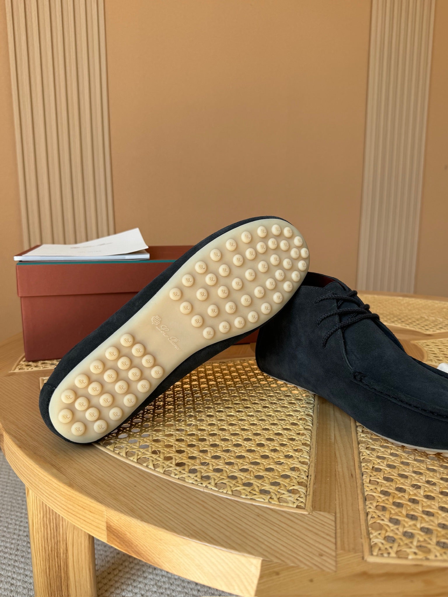 Loro Piana – Chukka-Boots aus grauem Wildleder