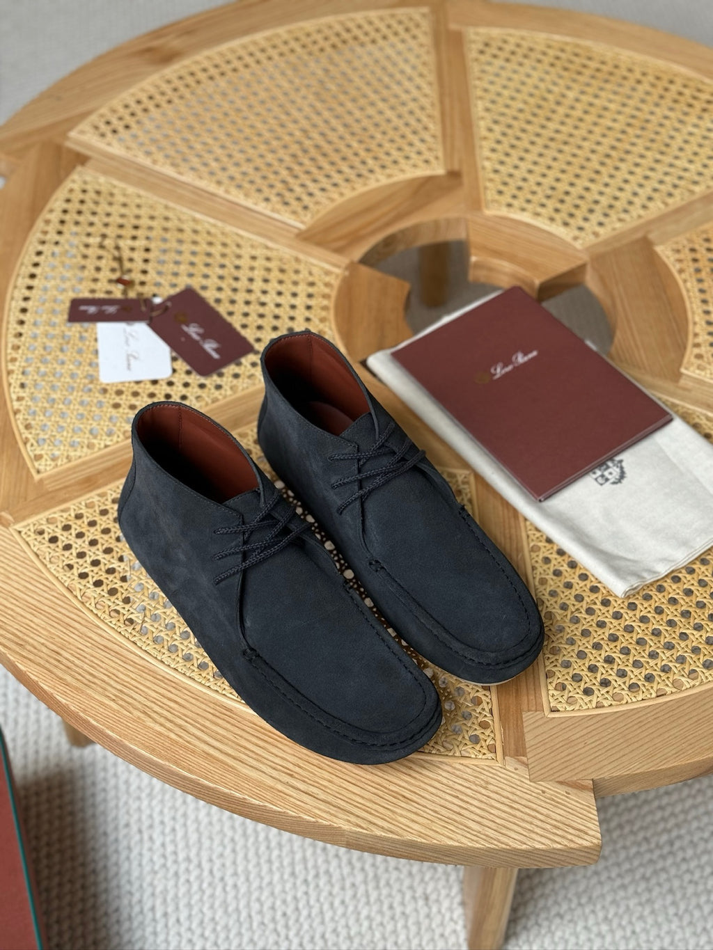 Loro Piana – Chukka-Boots aus grauem Wildleder