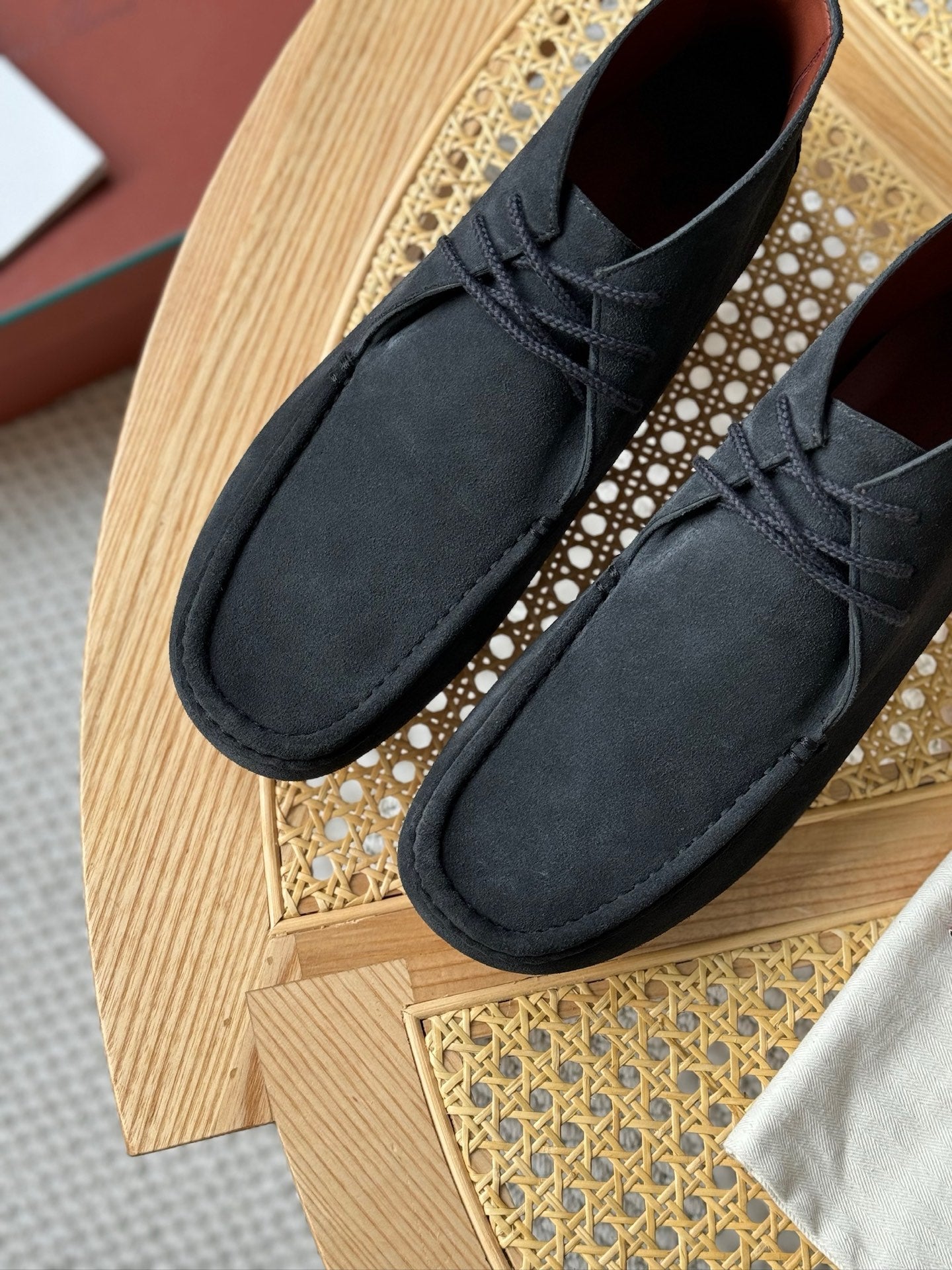 Loro Piana – Chukka-Boots aus grauem Wildleder