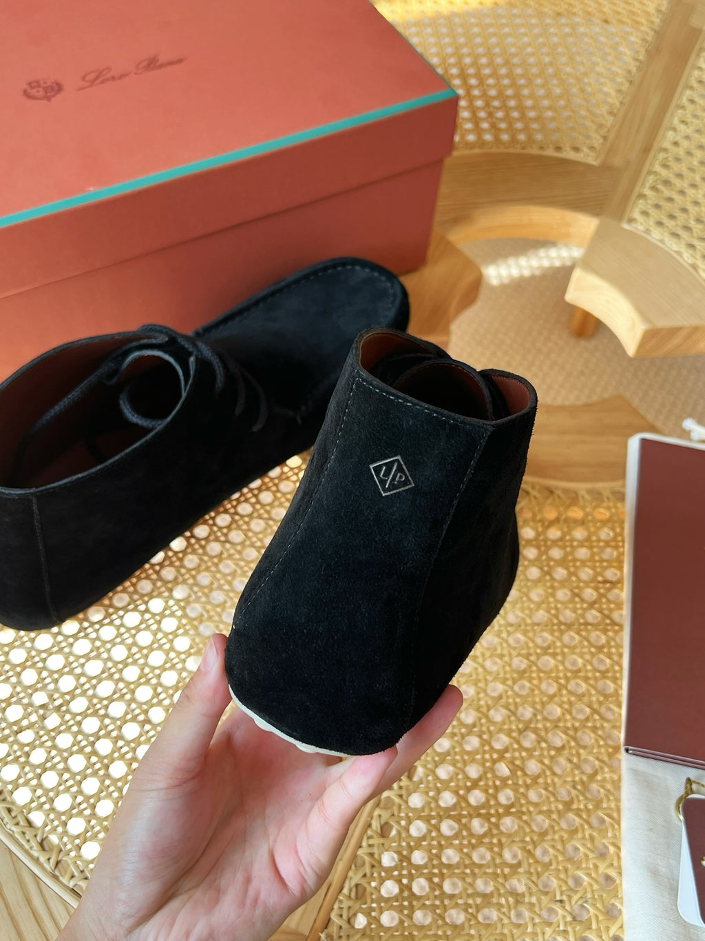 Loro Piana – Chukka-Boots aus schwarzem Wildleder