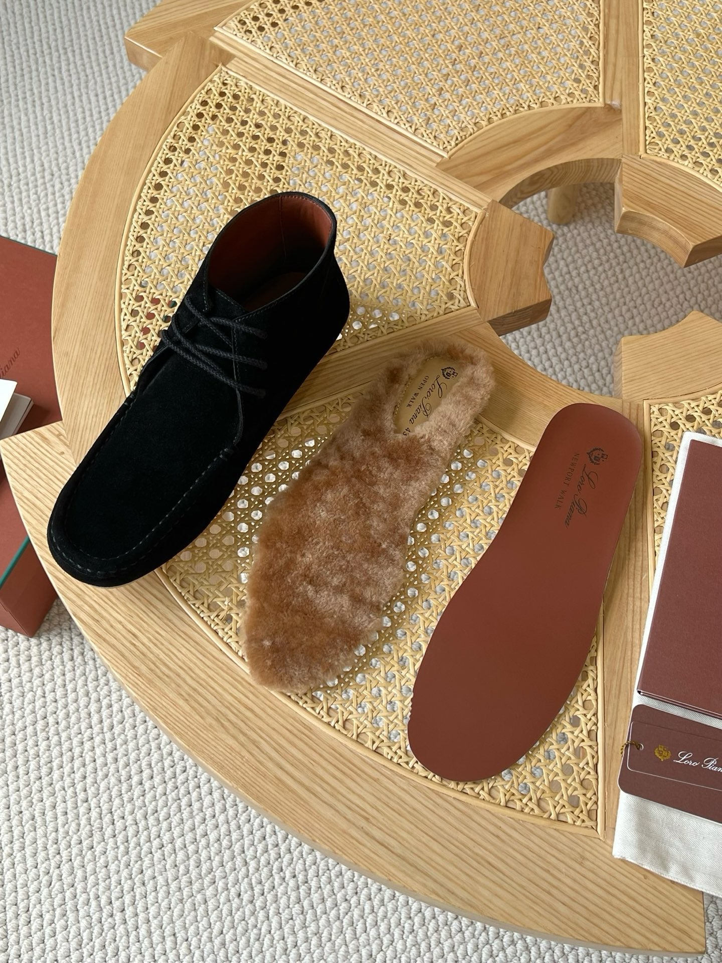 Loro Piana – Chukka-Boots aus schwarzem Wildleder