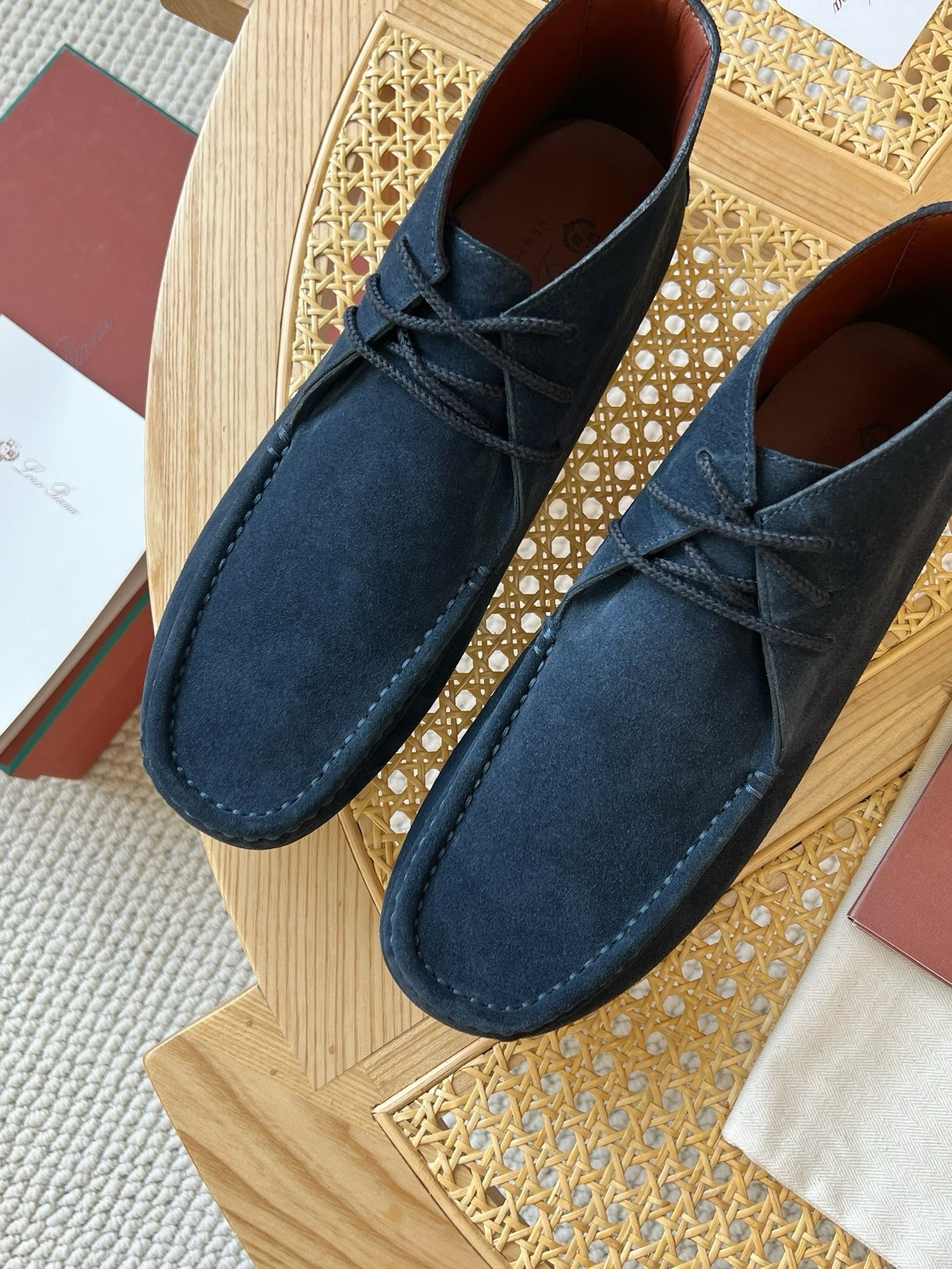 Loro Piana – Elegante Chukka-Boots aus Wildleder in Navy