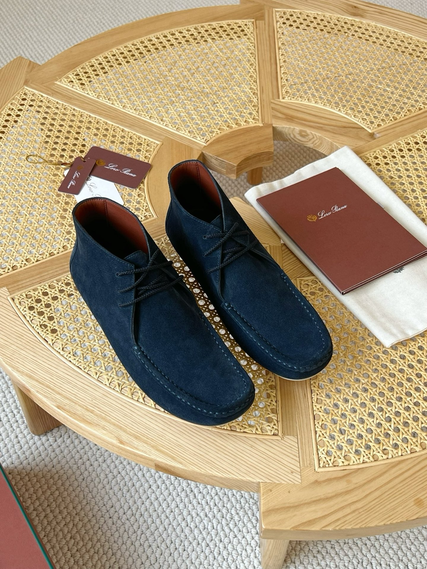 Loro Piana – Elegante Chukka-Boots aus Wildleder in Navy