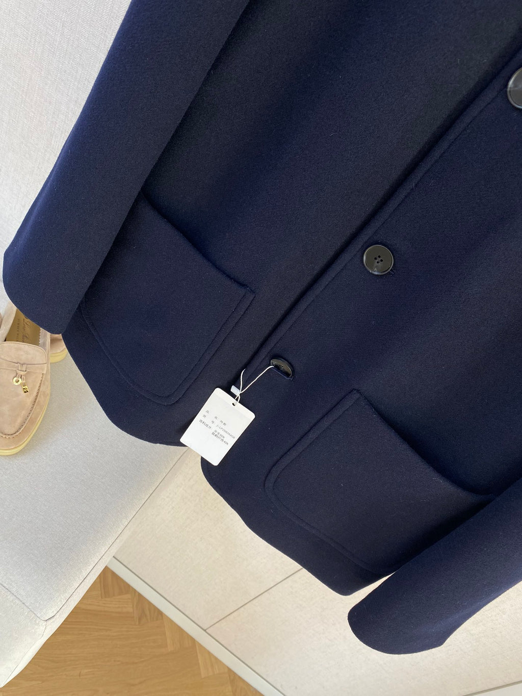 Loro Piana Dunkelblauer Herren Mantel mit Knopfleiste und Fronttaschen aus Baumwollmix