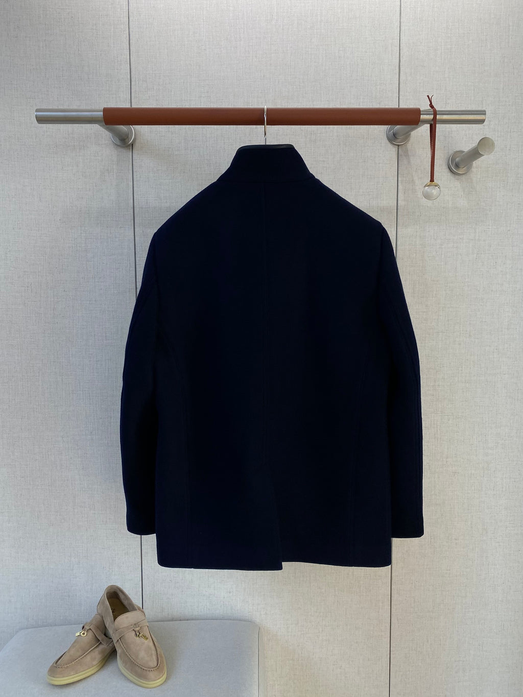 Loro Piana Dunkelblauer Herren Mantel mit Knopfleiste und Fronttaschen aus Baumwollmix