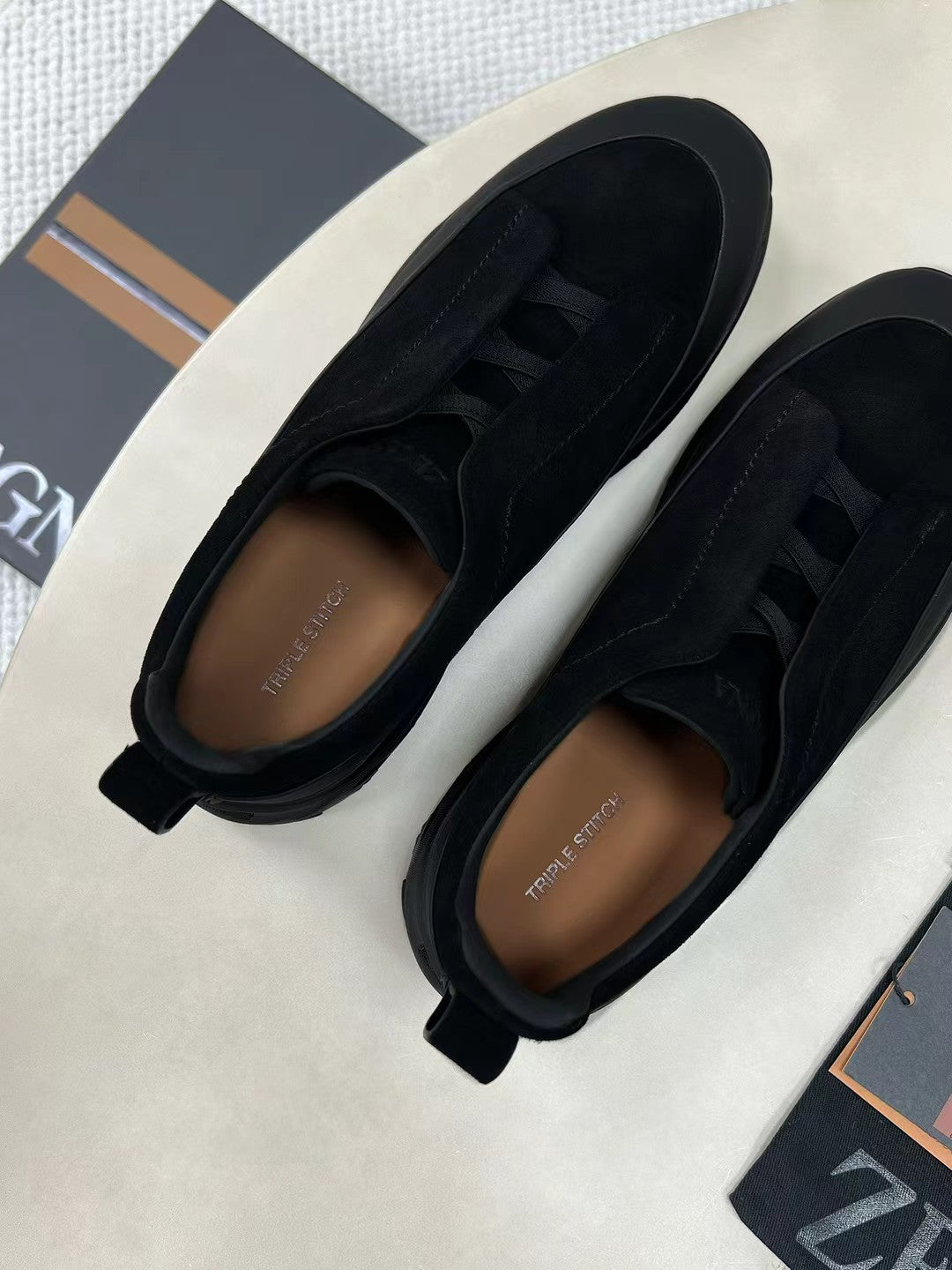 Elegante Herren-Slip-On-Schuhe mit Wildleder