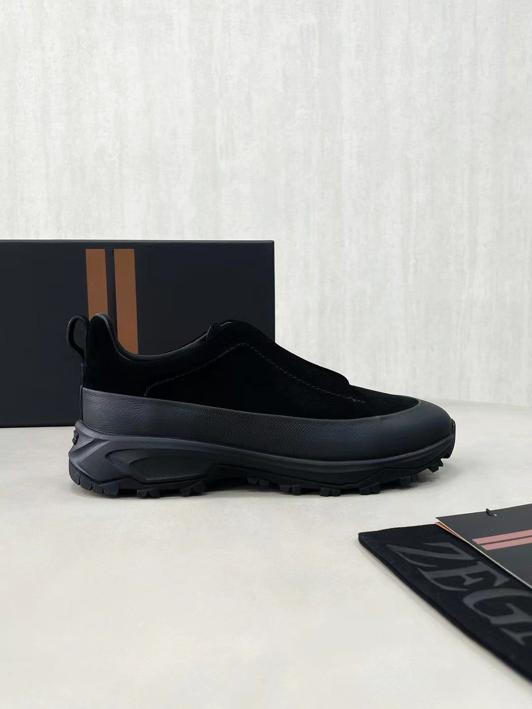 Elegante Herren-Slip-On-Schuhe mit Wildleder