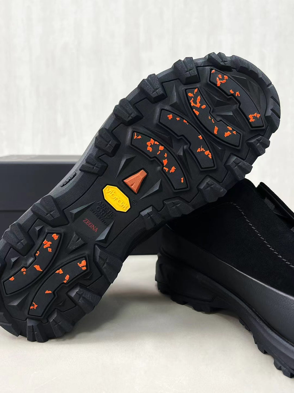 Elegante Herren-Slip-On-Schuhe mit Wildleder