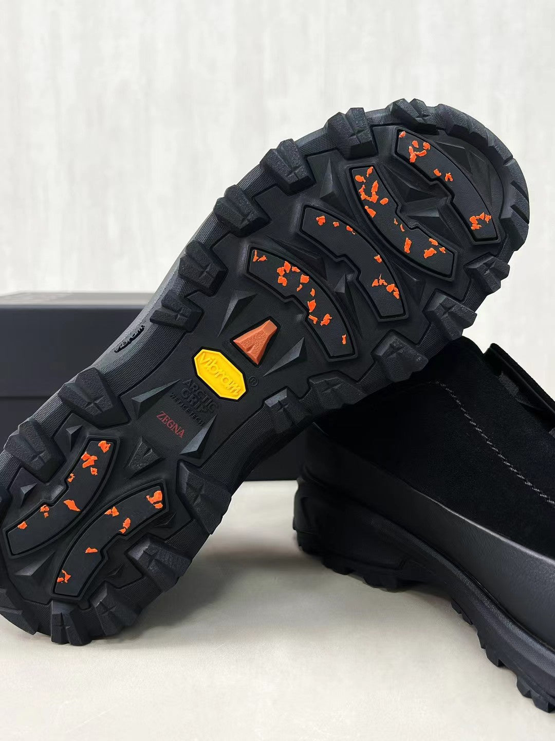 Elegante Herren-Slip-On-Schuhe mit Wildleder